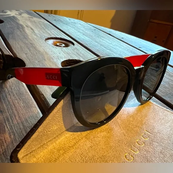 Gucci oversized gradient sunnies - Picture 4 of 16